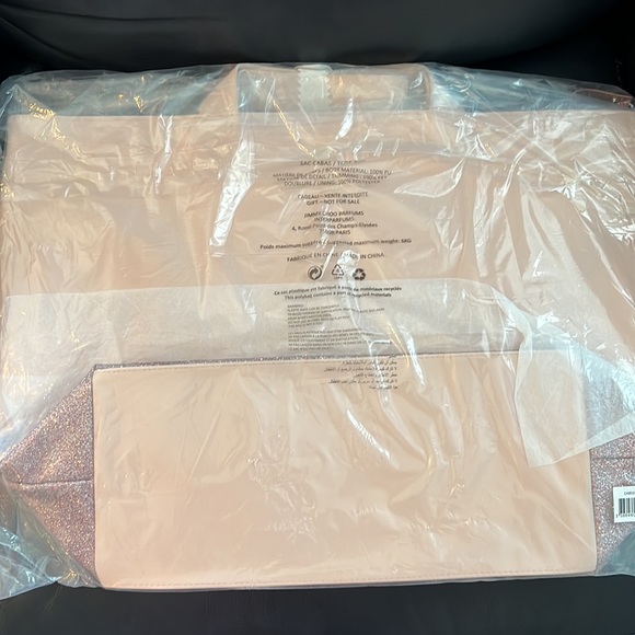 Jimmy Choo XL tote bag! Pink with Bling! Absolutely beautiful! New! Sealed - Picture 7 of 7